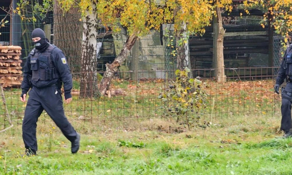 Χειροπέδες σε ακροδεξιούς εξτρεμιστές στη Γερμανία που σχεδίαζαν εξέγερση - Ποιοι είναι οι «Σάξονες Αυτονομιστές»